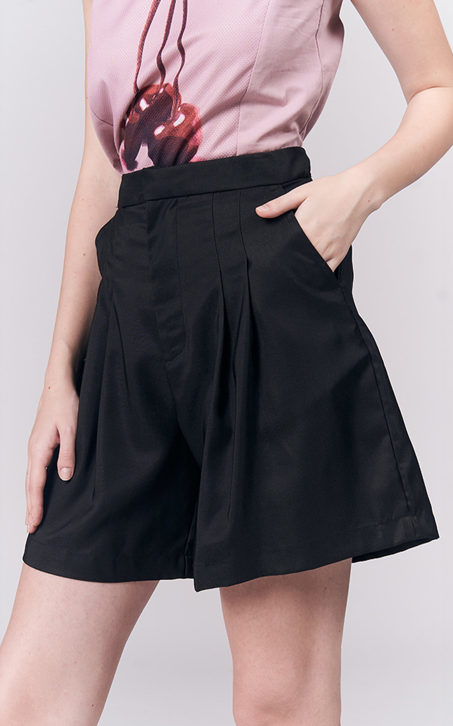 JEANETTE SHORTS