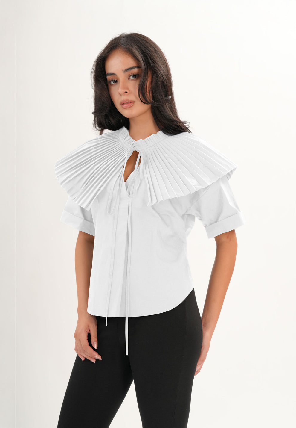 CROW S/S TOP WITH PLEATED SASH
